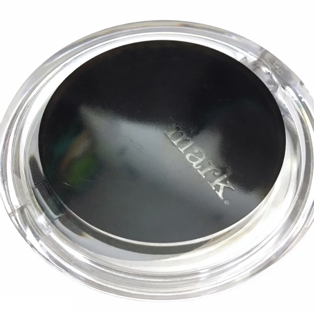 mark. Matte-Nificent Pressed Powder Oil Absorbing Compact Mirror Shade Mid